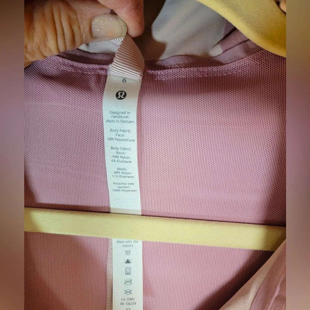 Lululemon Into The Drizzle Jacket•Waterproof Glyde•RARE FAWN PINK•LIKE NEW•6 - Picture 14 of 16